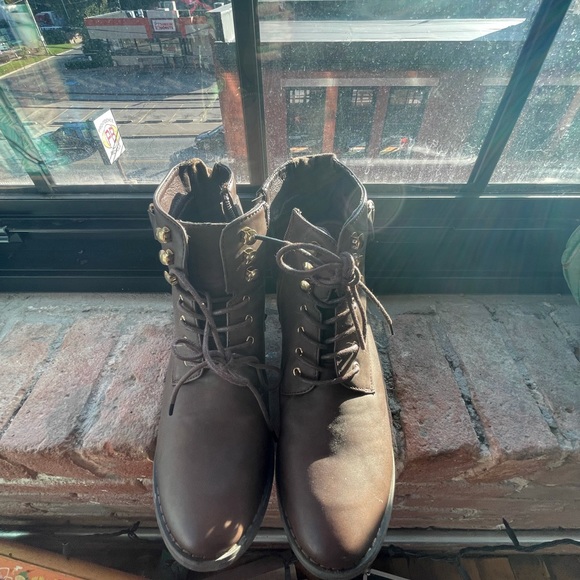 Brown lace up boots - Picture 4 of 4